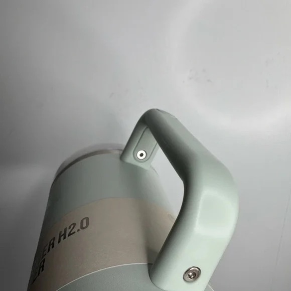 Stanley FlowState Quencher H2.0 Tumbler / 40oz / Color: Mist - Picture 2 of 11